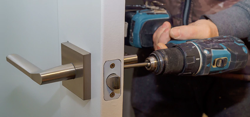 Broken Door Handle Lock Repair in Hilmar-Irwin, California